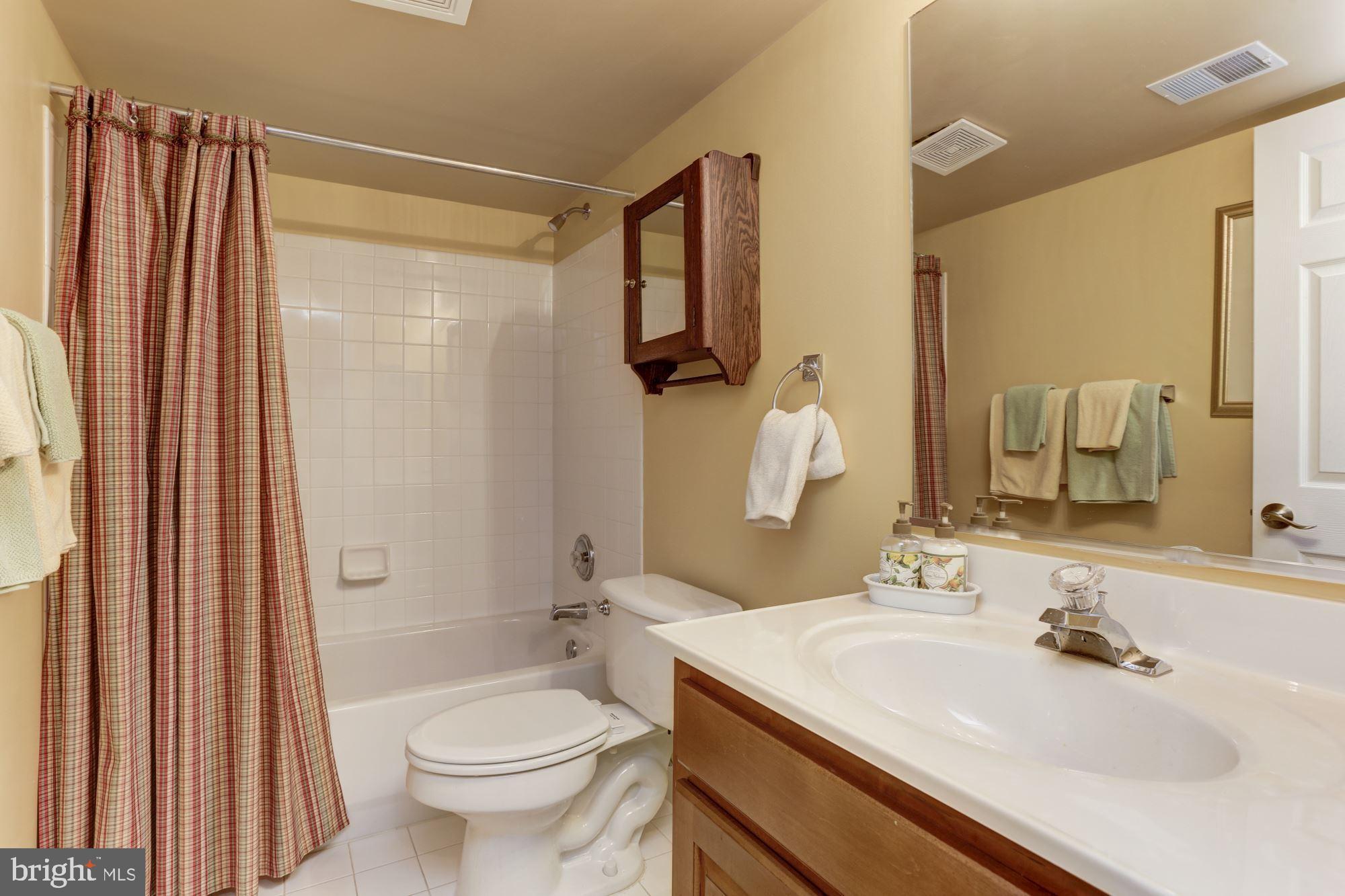 GREEN HILL MANOR - Residential