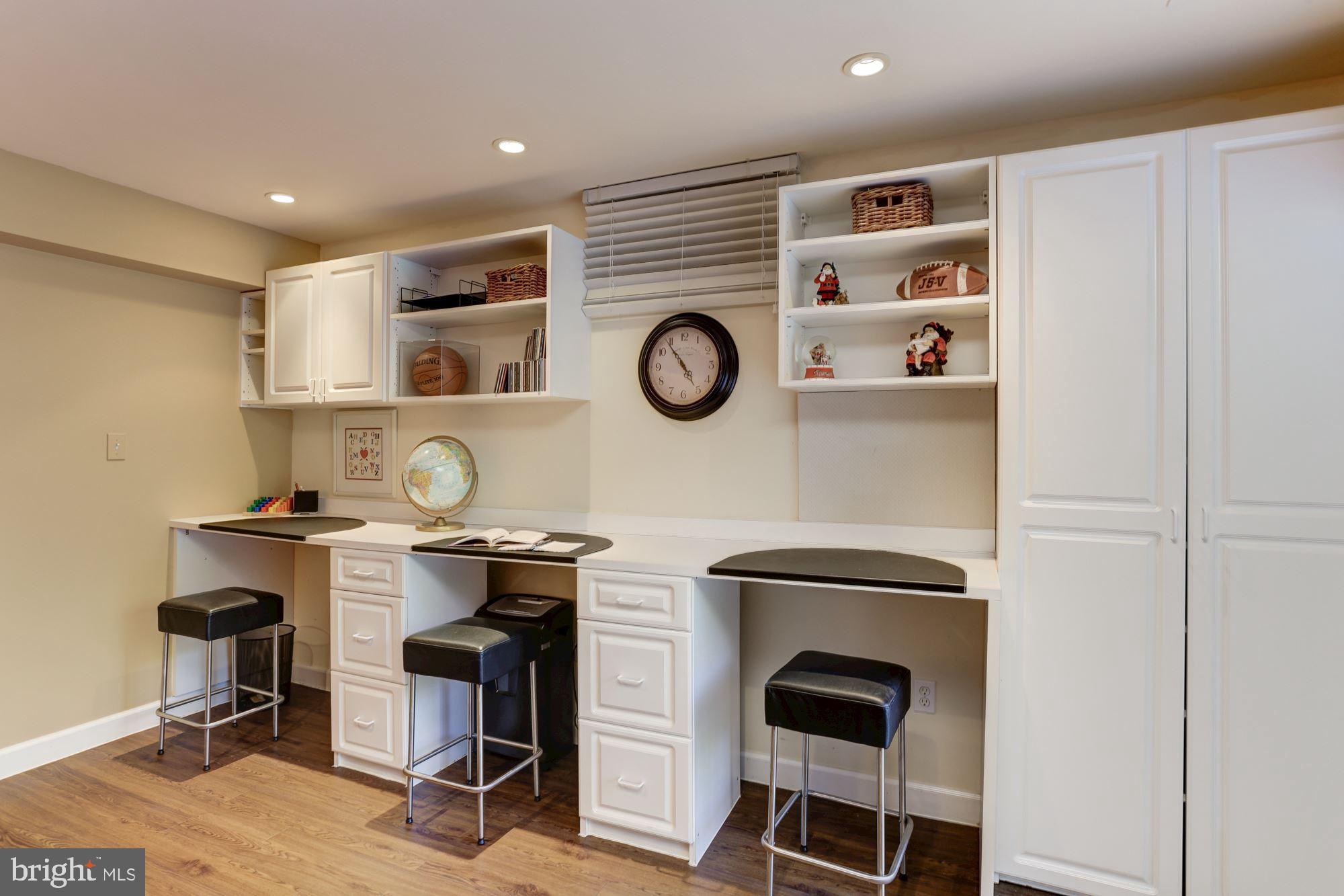 GREEN HILL MANOR - Residential