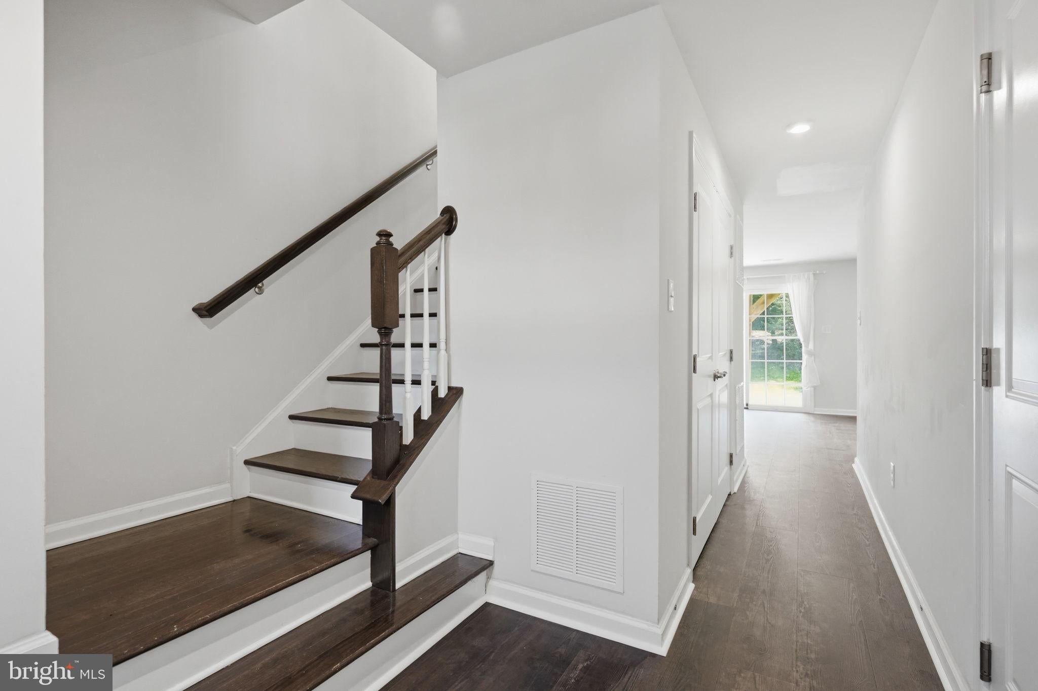 14 FARM FIELD LANE