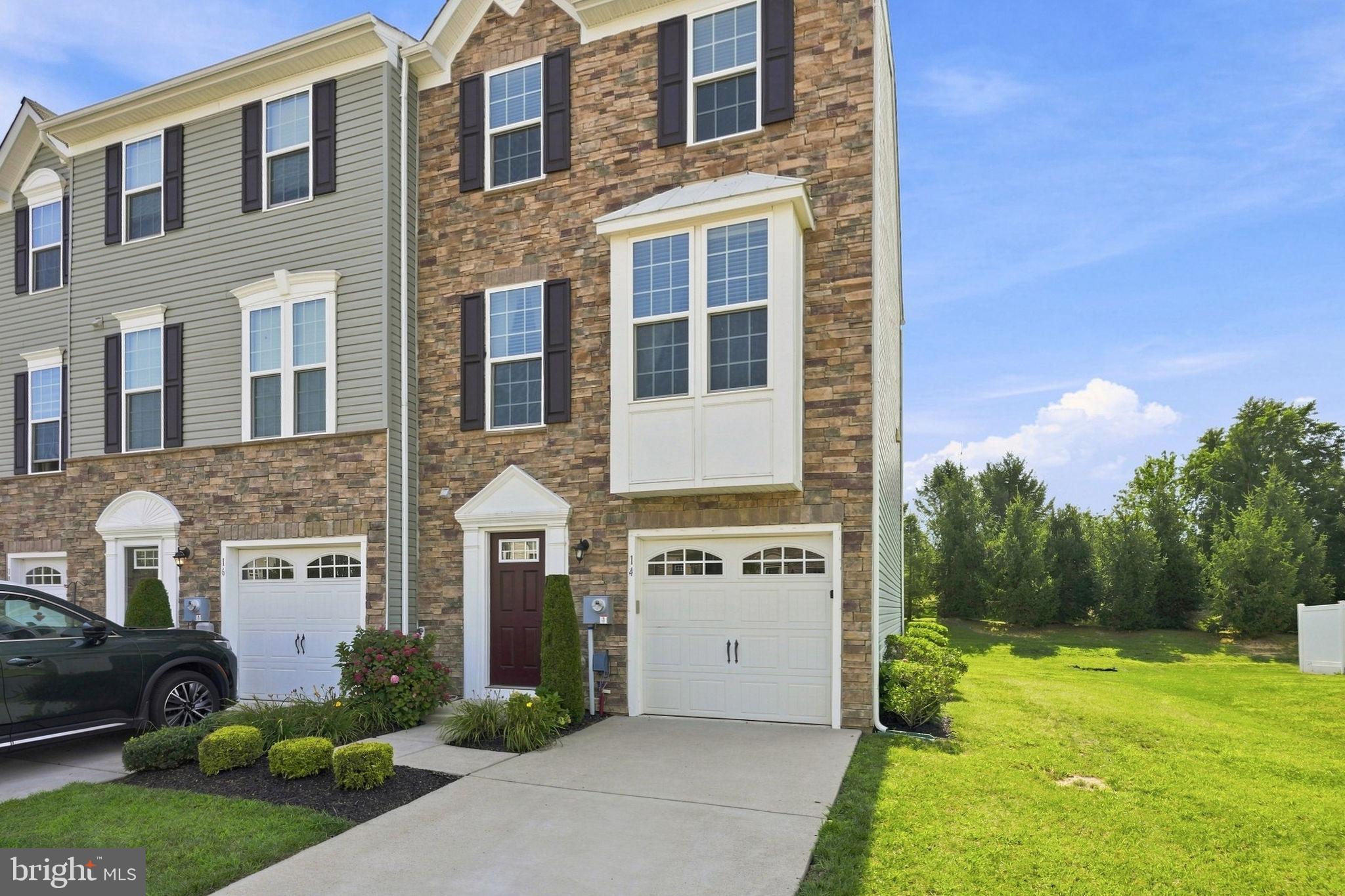 14 FARM FIELD LANE