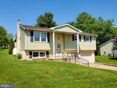 Photo of 221 NEW ST, TERRE HILL, PA 17581 (MLS # PALA2034660)