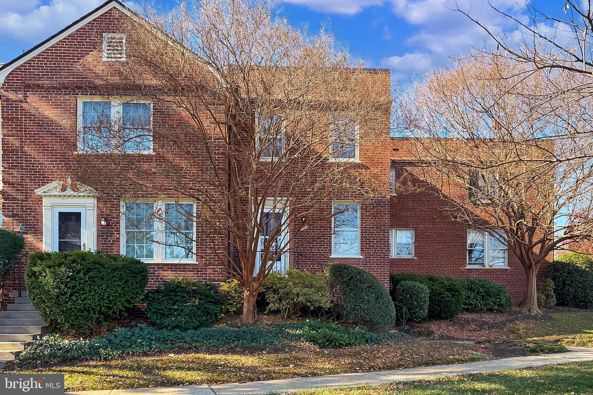 1600 S BARTON STREET 747