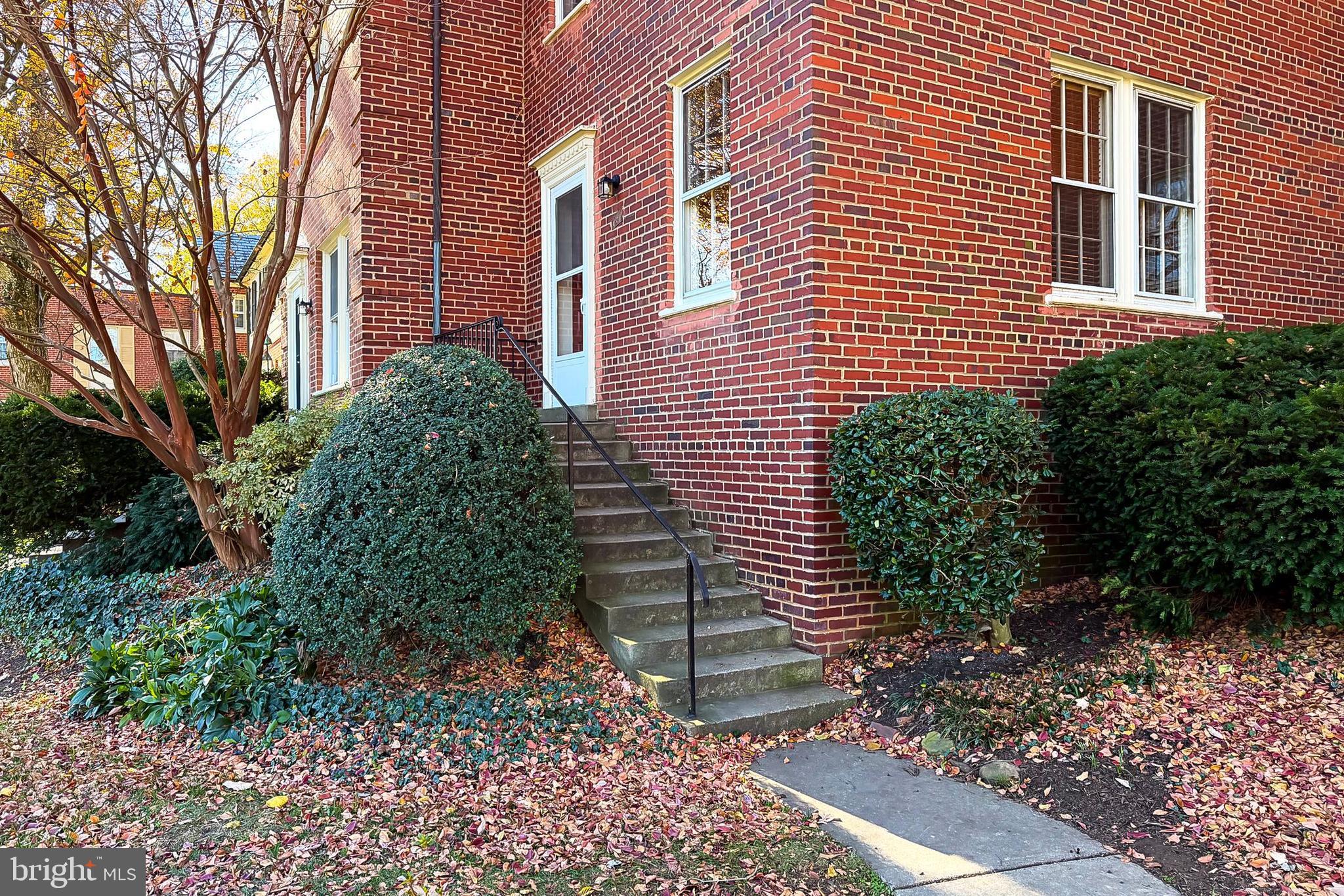 1600 S BARTON STREET 747