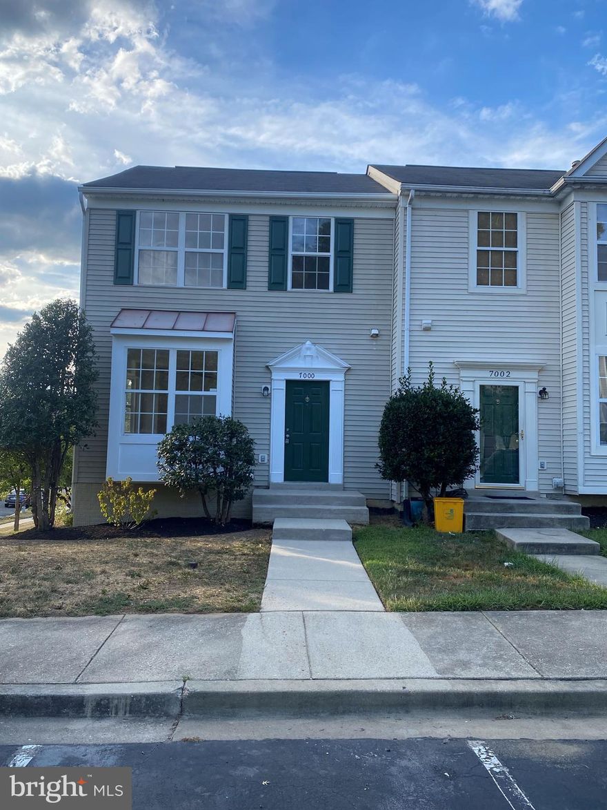 BEAUTIFULL  TOWNHOME, IN THE HEART OF CAPITOL HEIGHTS; 3 BEDROOMS AND 3, FULL BATHROOMS, STAINLESS STEELS APPLAINCES, FRESH [PAINT AND NEW CARPET WITH ELEGANT HARDWOOD FLOORS. PROPERTY WELL LOCATED, CLOSE TO SCHOOLS, PARKS, SHOPPING AND MAJOR ROADS. THIS IS IS A MUST SEE... THE ONE THAT YOU WERE WAITING FOR.