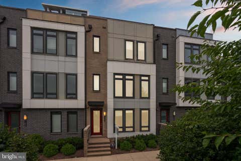 Photo of 160 Ike Drive, ALEXANDRIA, VA 22314 (MLS # VAAX2065354)