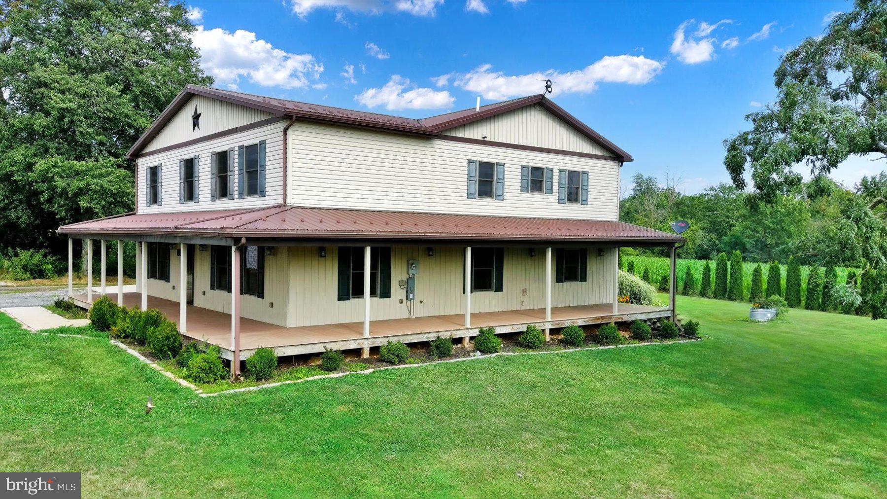 10 DERBY LANE
