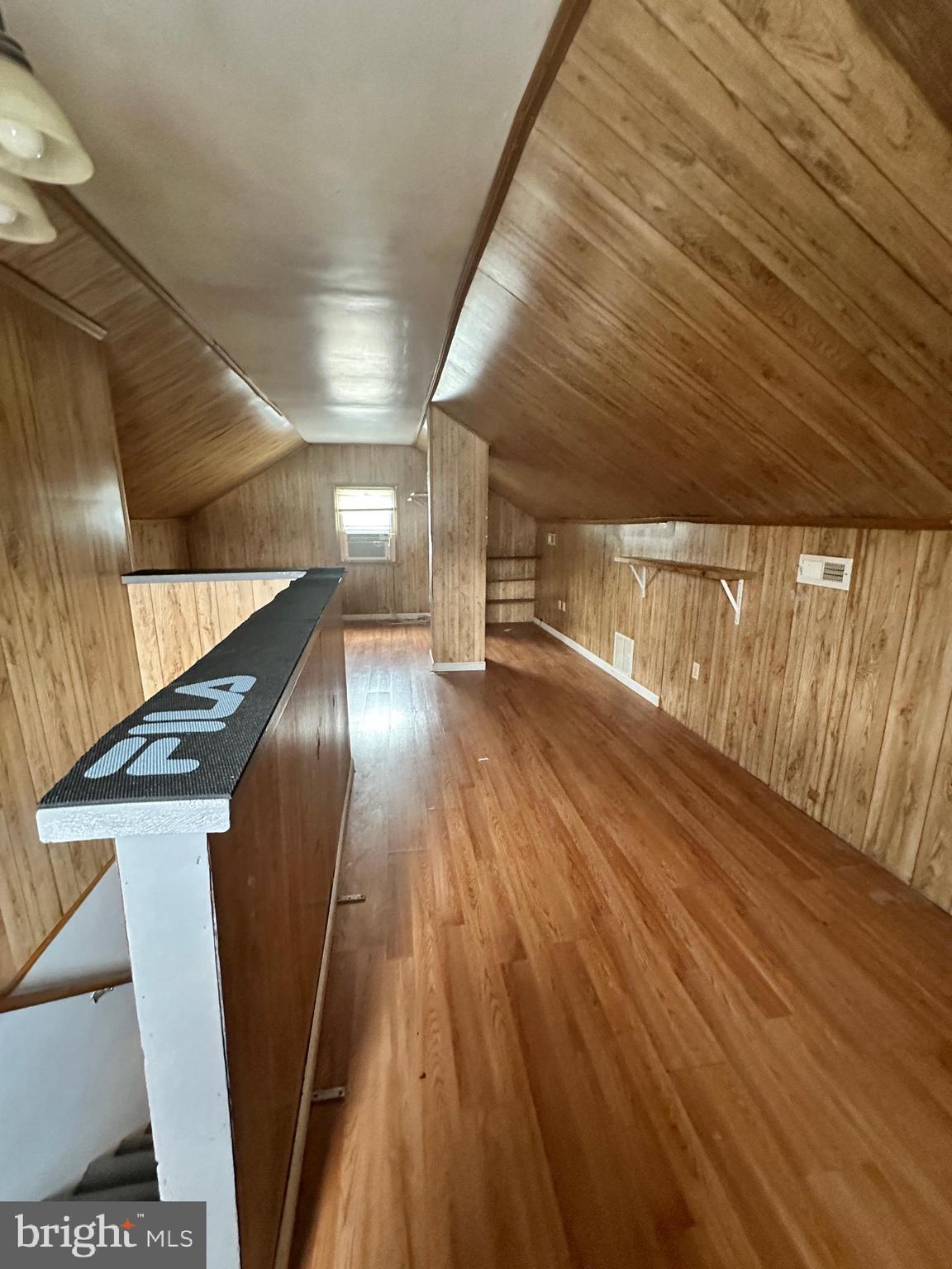 BROAD ACRES - Residential