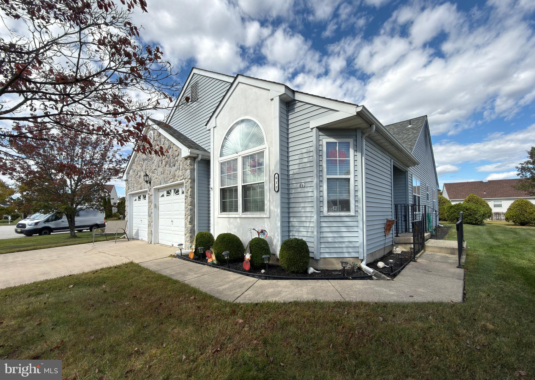 617 SAINT VINCENT COURT