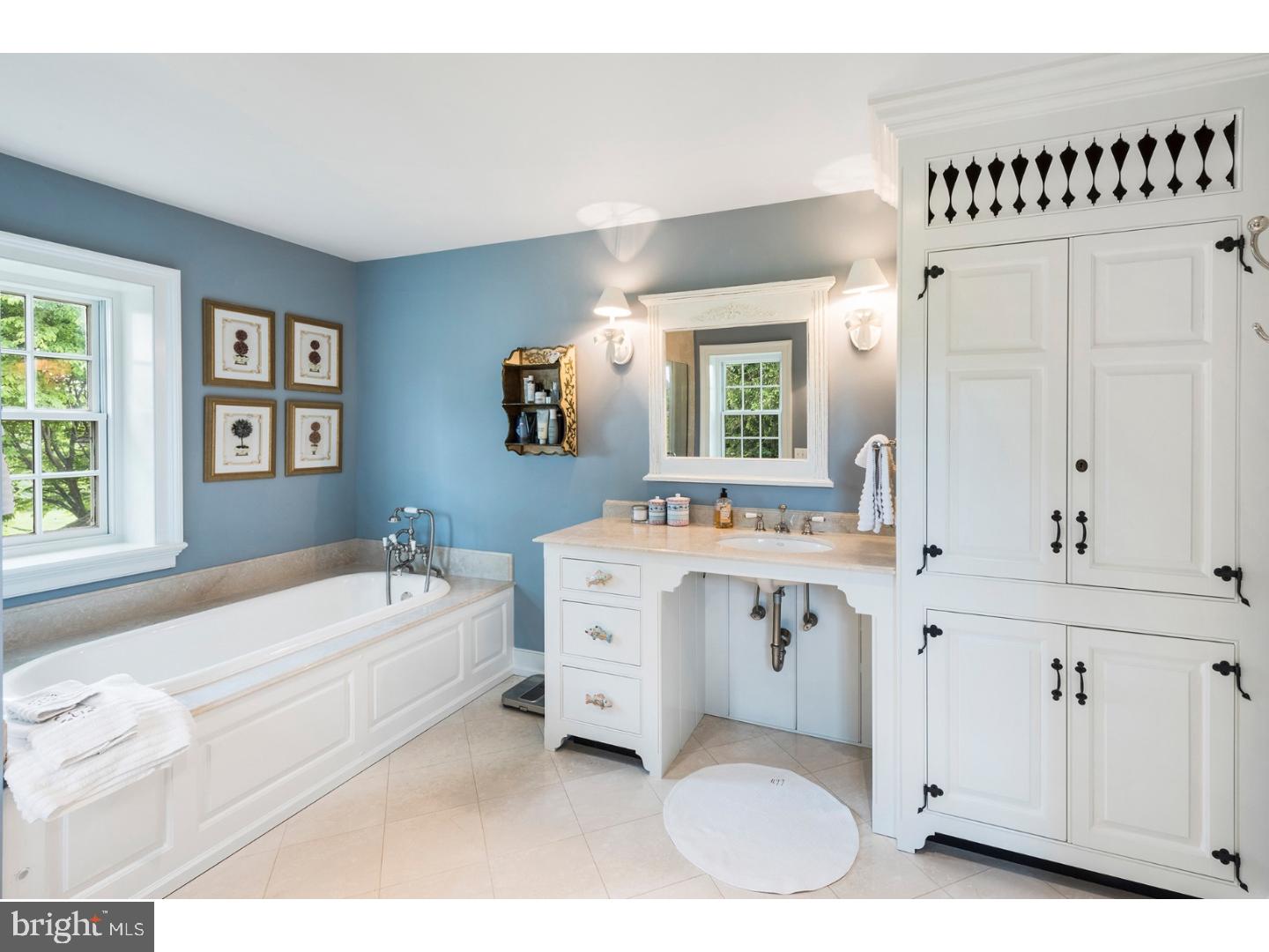 RADNOR HUNT - Residential