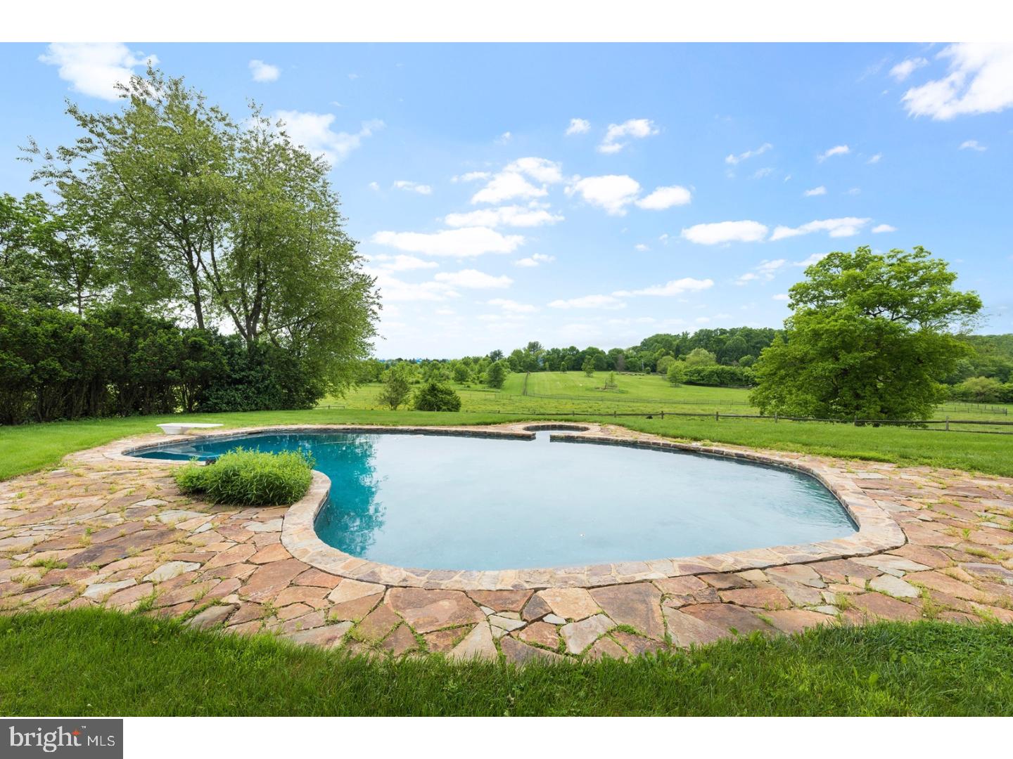 RADNOR HUNT - Residential