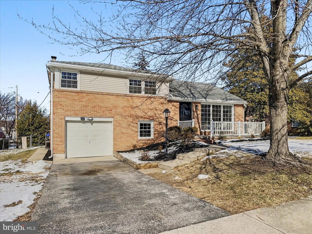 Photo of 2461 Raleigh Drive, YORK, PA 17402 (MLS # PAYK2096150)