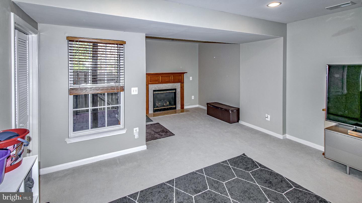 LORTON VALLEY NORTH - Residential Lease