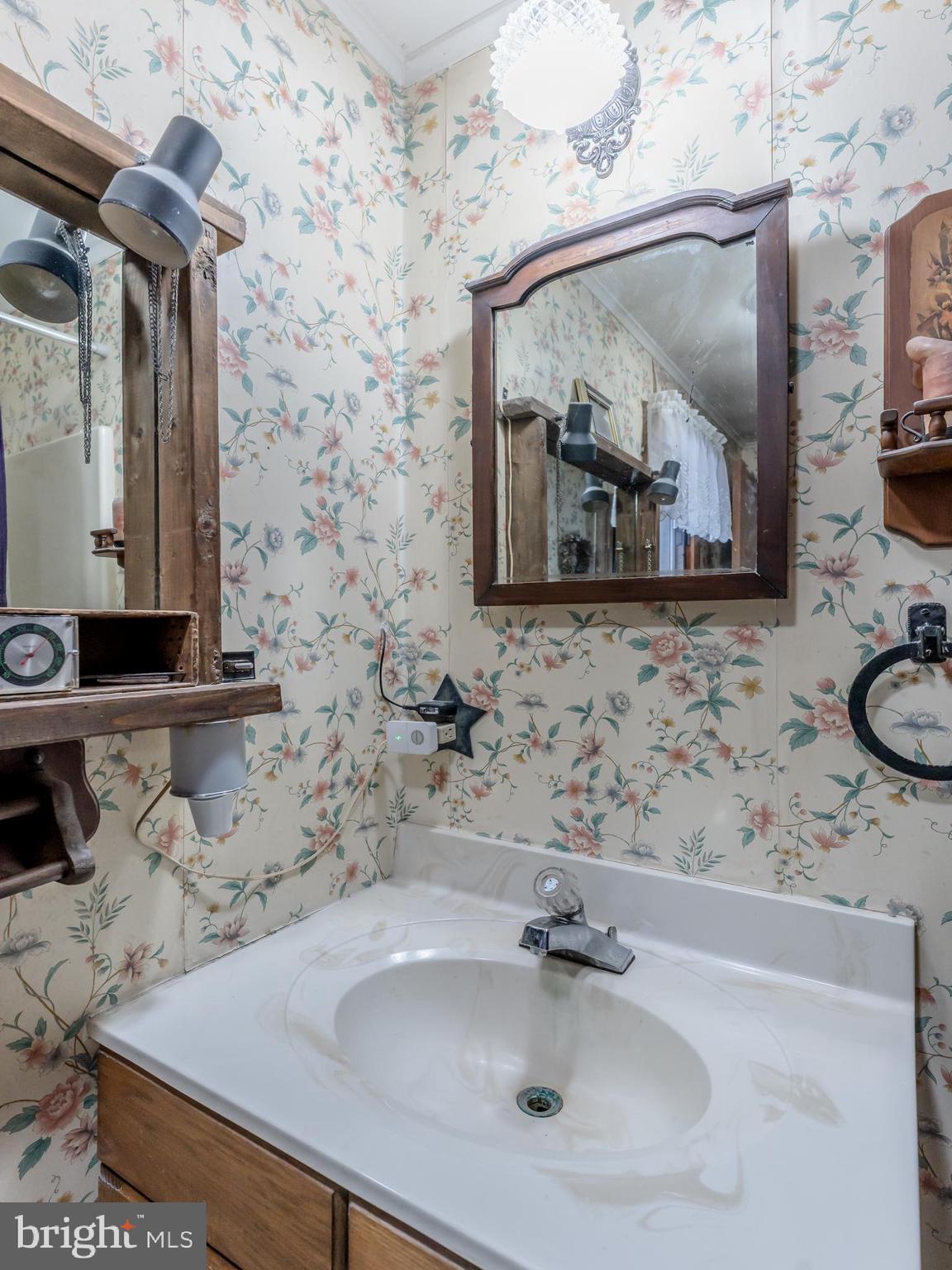 BELTZVILLE LAKE ESTATES - Residential