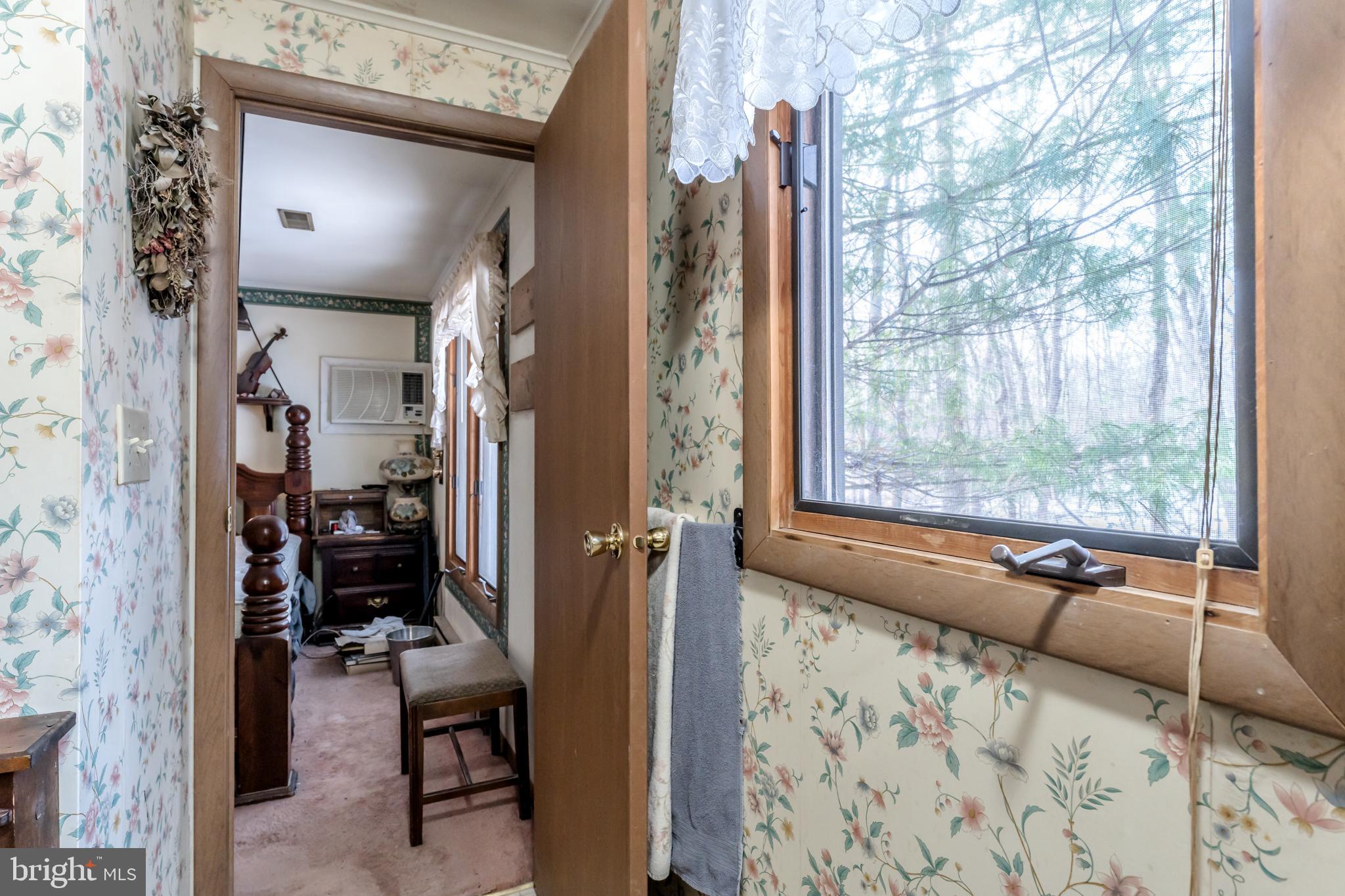 BELTZVILLE LAKE ESTATES - Residential