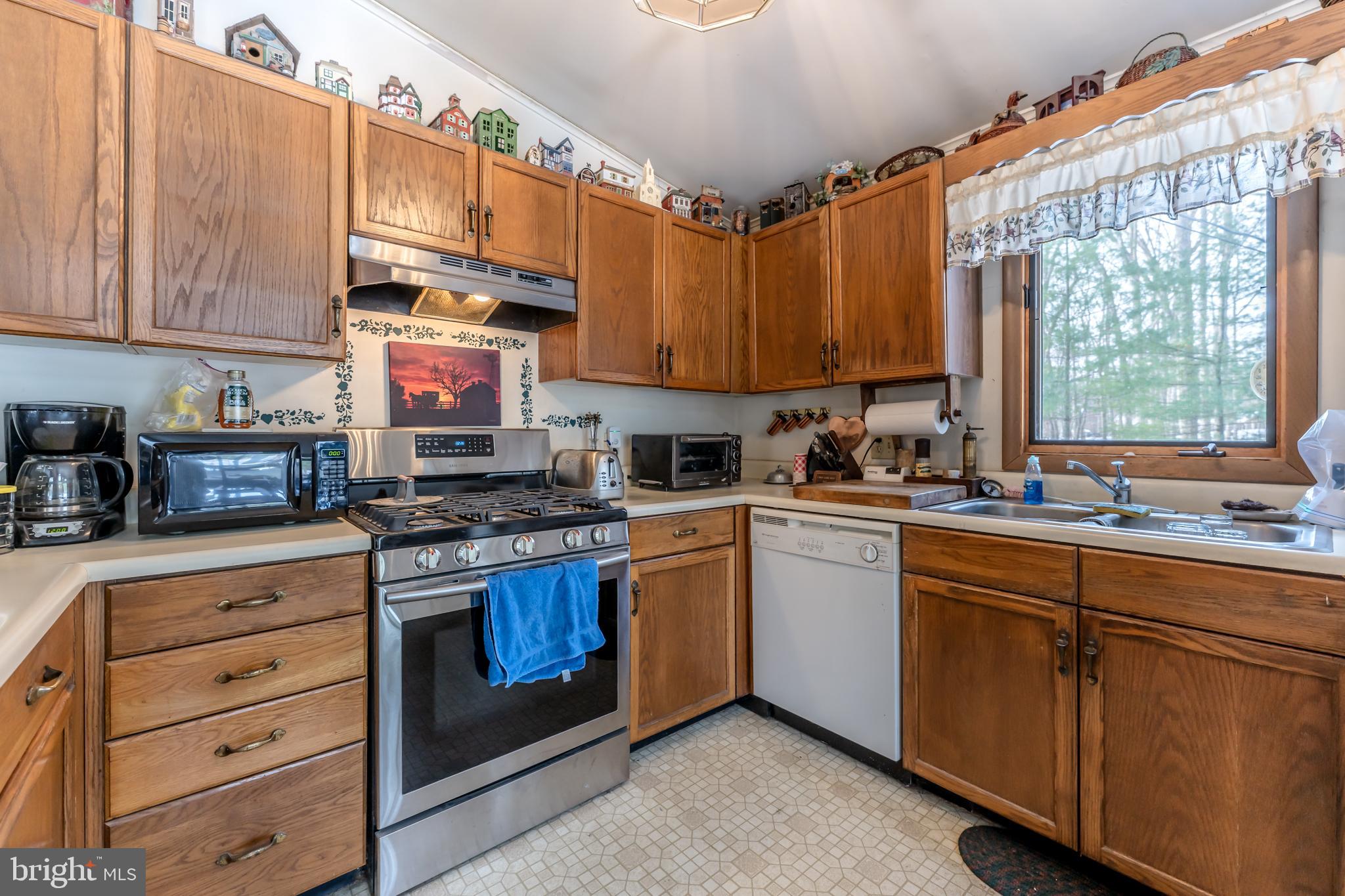 BELTZVILLE LAKE ESTATES - Residential