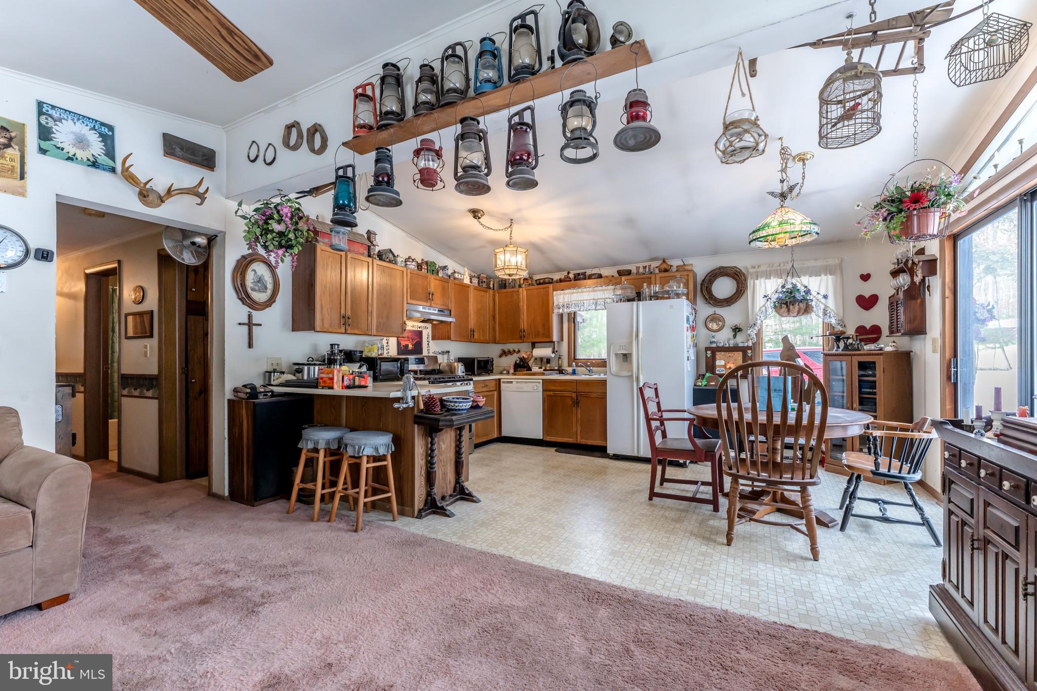 BELTZVILLE LAKE ESTATES - Residential