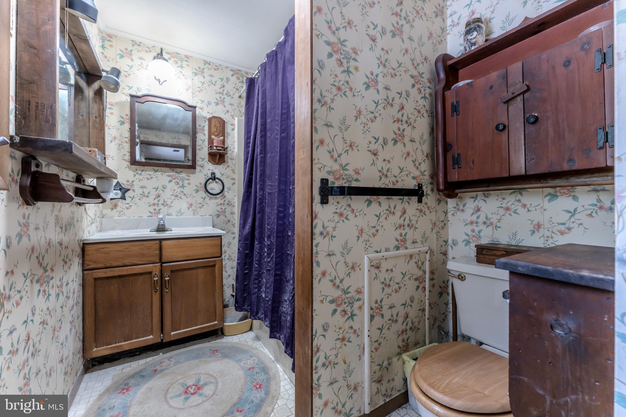 BELTZVILLE LAKE ESTATES - Residential