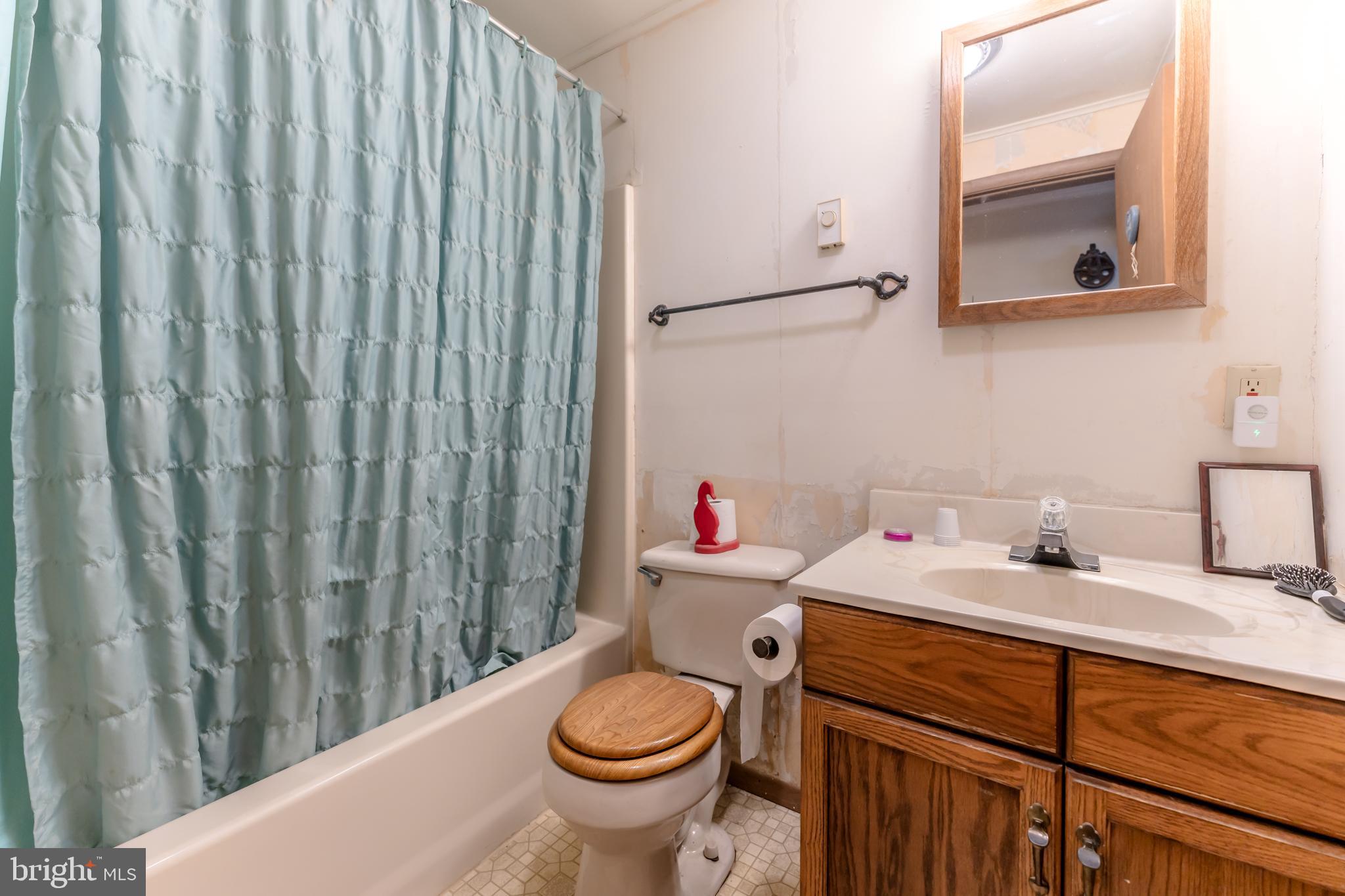 BELTZVILLE LAKE ESTATES - Residential