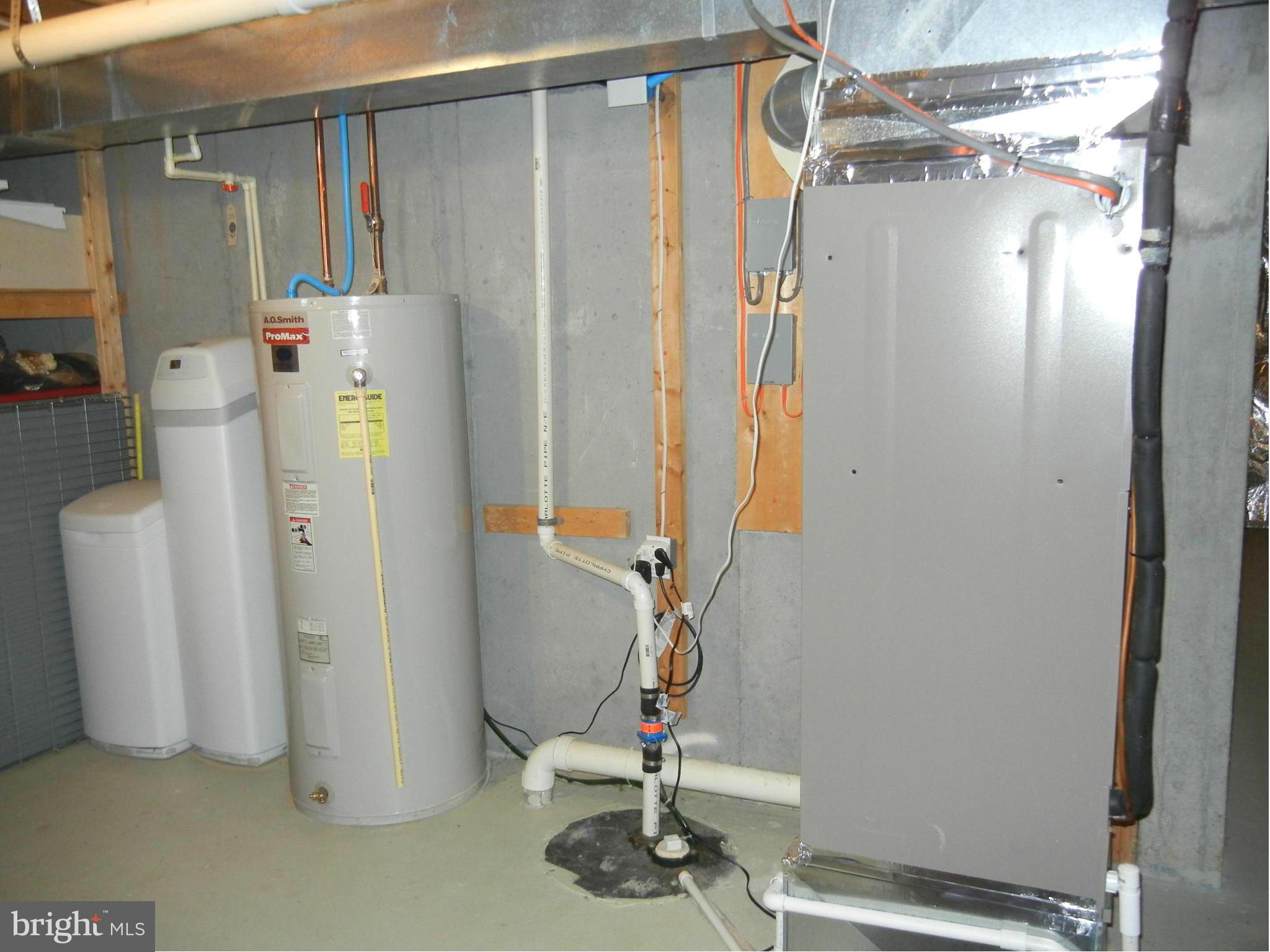 SPRUCE HILL ESTATES - Residential