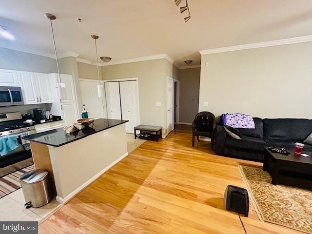 BRYSON AT WOODLAND PARK - Residential Lease