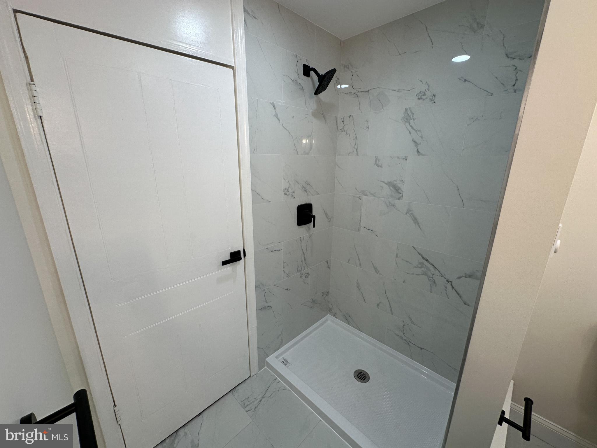 FRANKFORD - Residential Lease