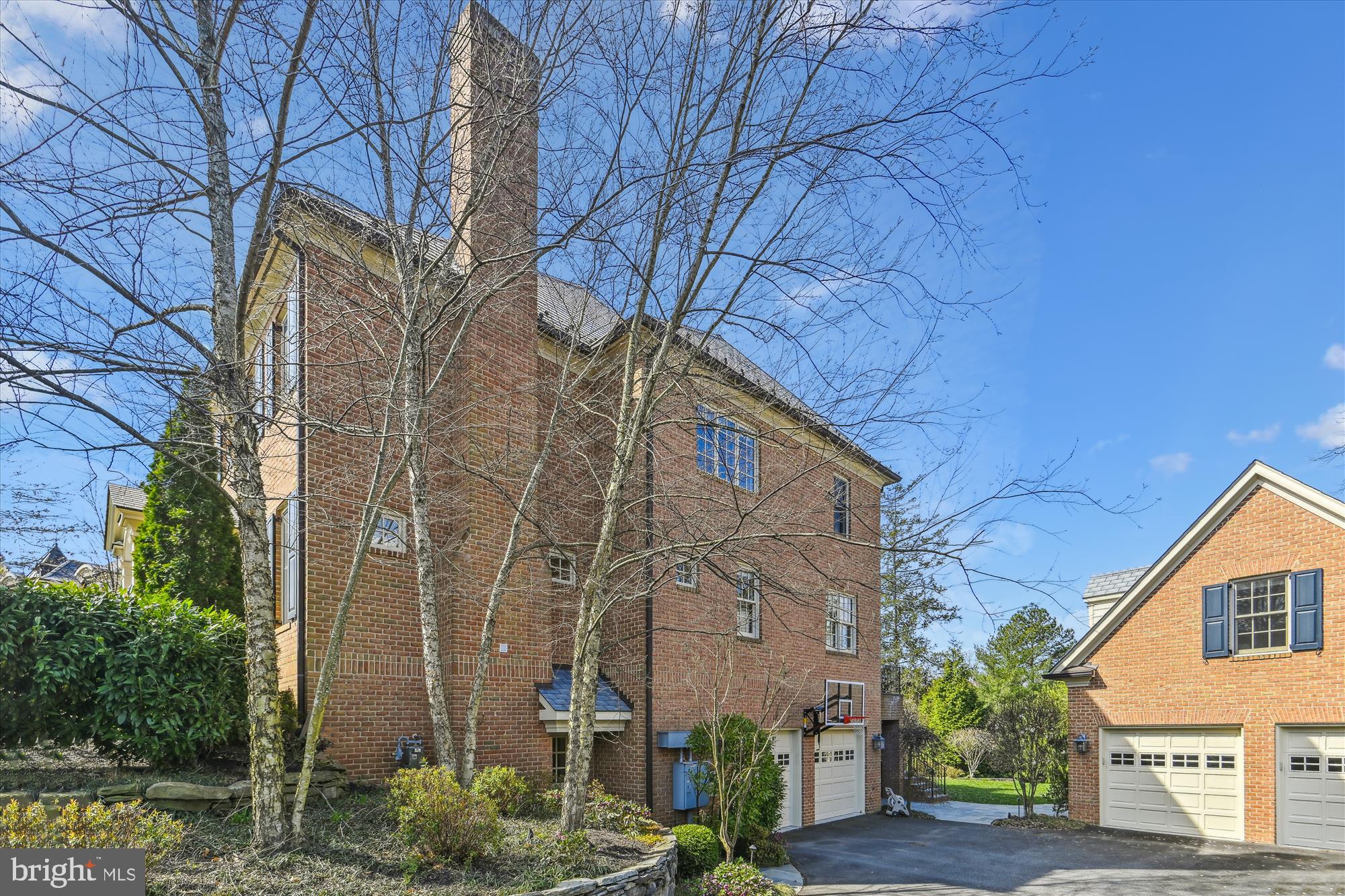 COUNTRY CLUB HILLS - Residential