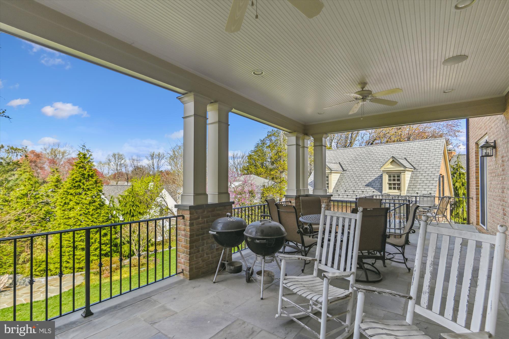 COUNTRY CLUB HILLS - Residential