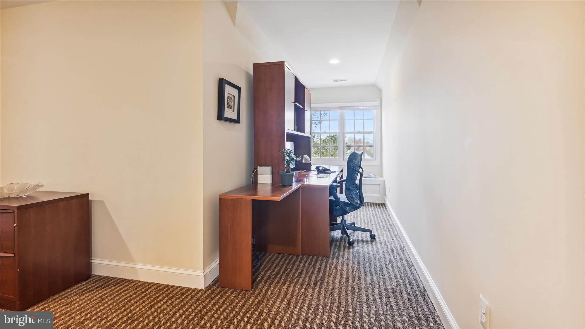 COUNTRY CLUB HILLS - Residential