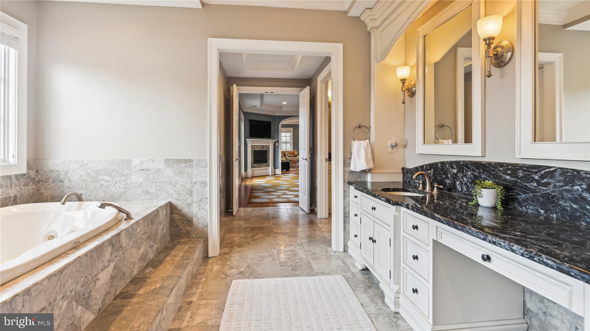 COUNTRY CLUB HILLS - Residential