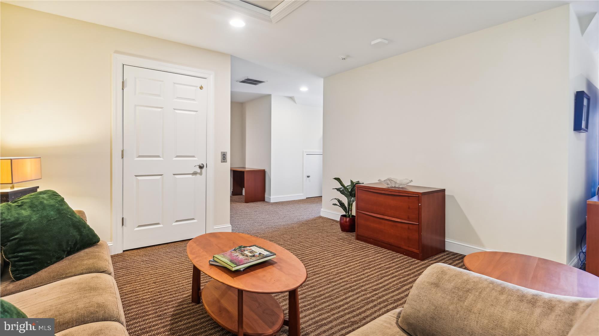 COUNTRY CLUB HILLS - Residential