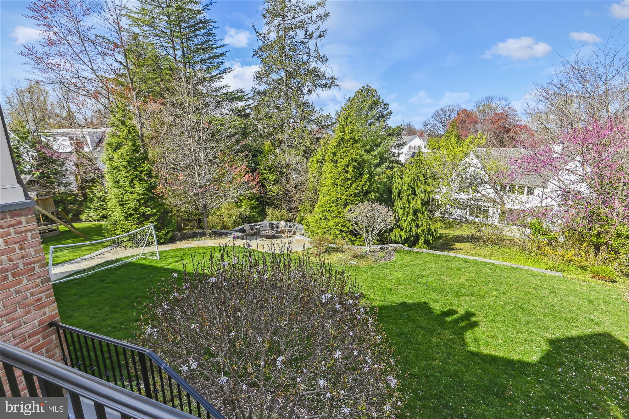 COUNTRY CLUB HILLS - Residential