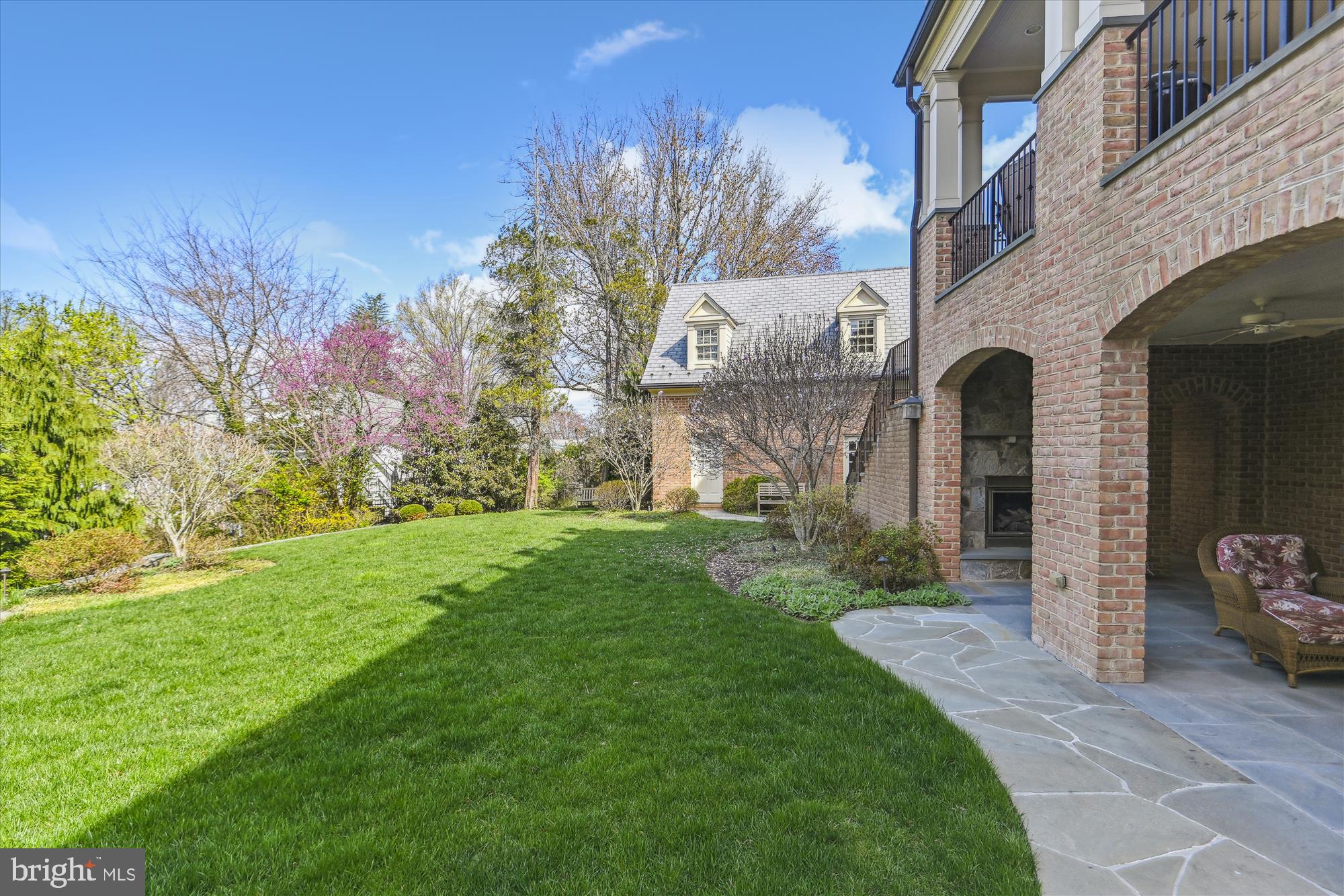 COUNTRY CLUB HILLS - Residential