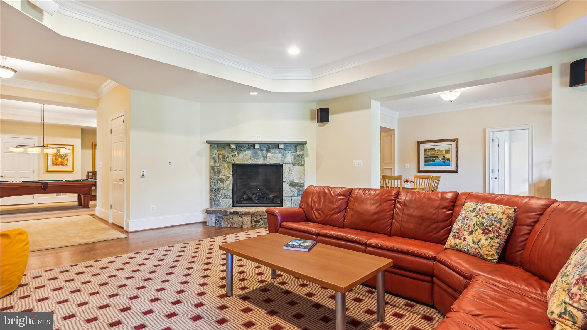 COUNTRY CLUB HILLS - Residential