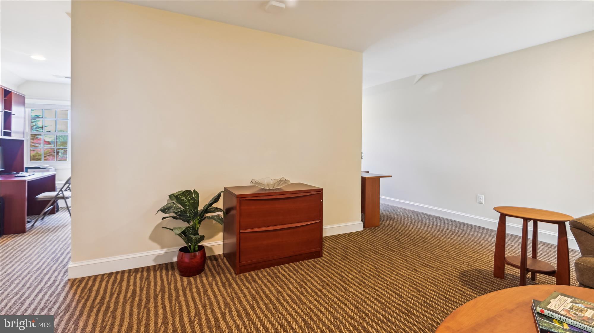 COUNTRY CLUB HILLS - Residential