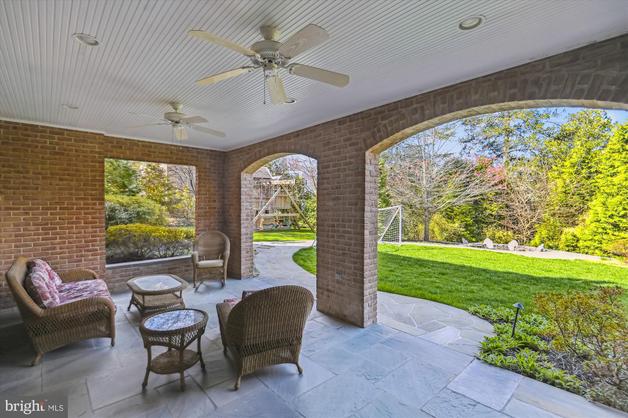 COUNTRY CLUB HILLS - Residential