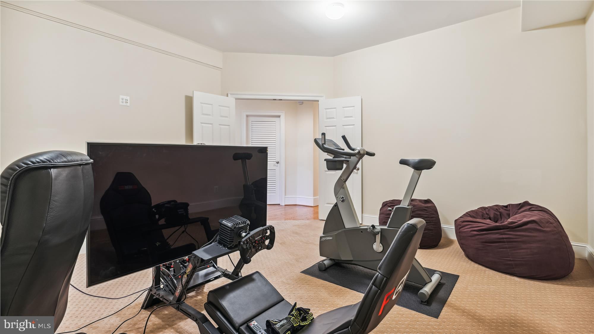 COUNTRY CLUB HILLS - Residential