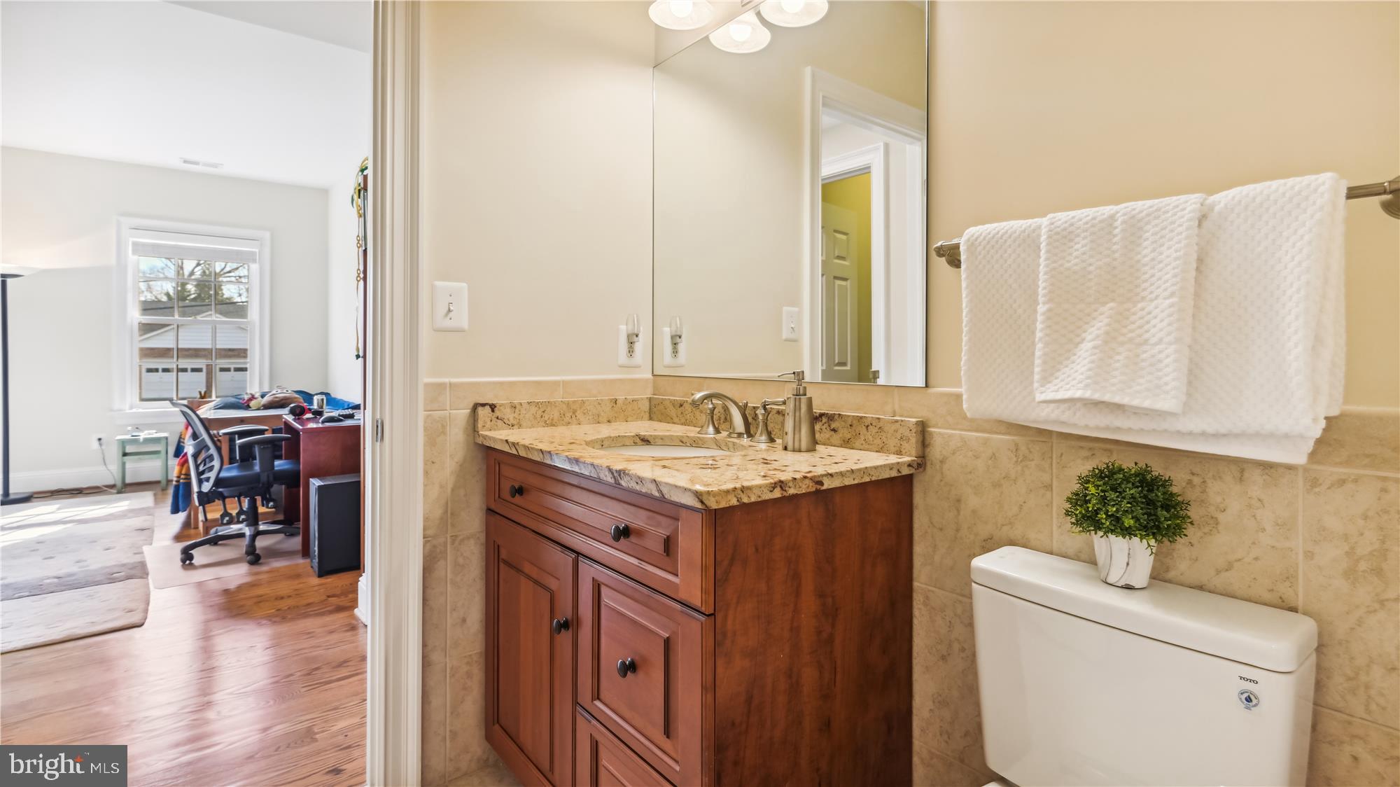 COUNTRY CLUB HILLS - Residential