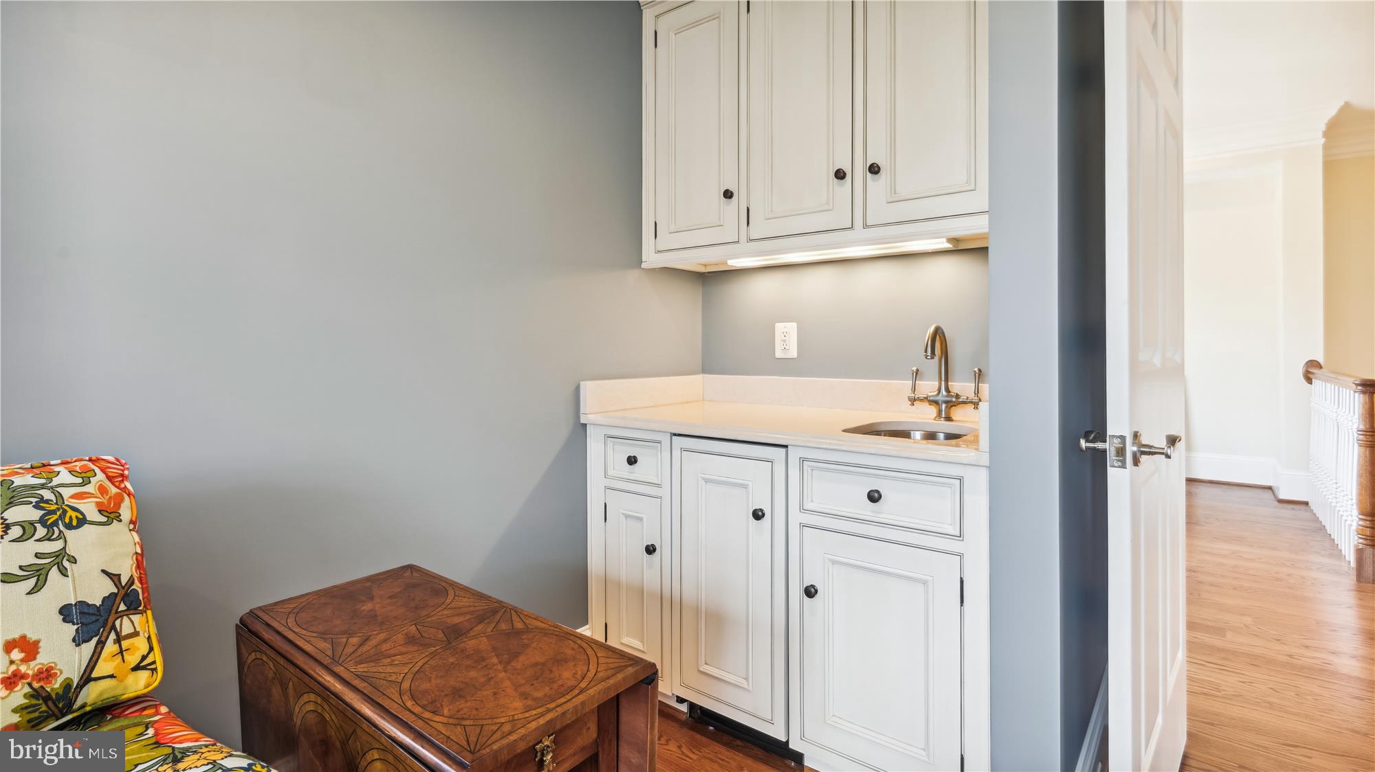 COUNTRY CLUB HILLS - Residential