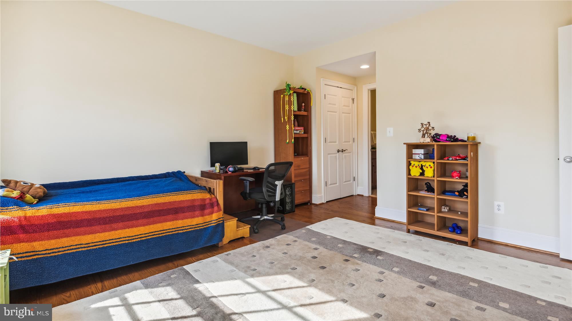 COUNTRY CLUB HILLS - Residential