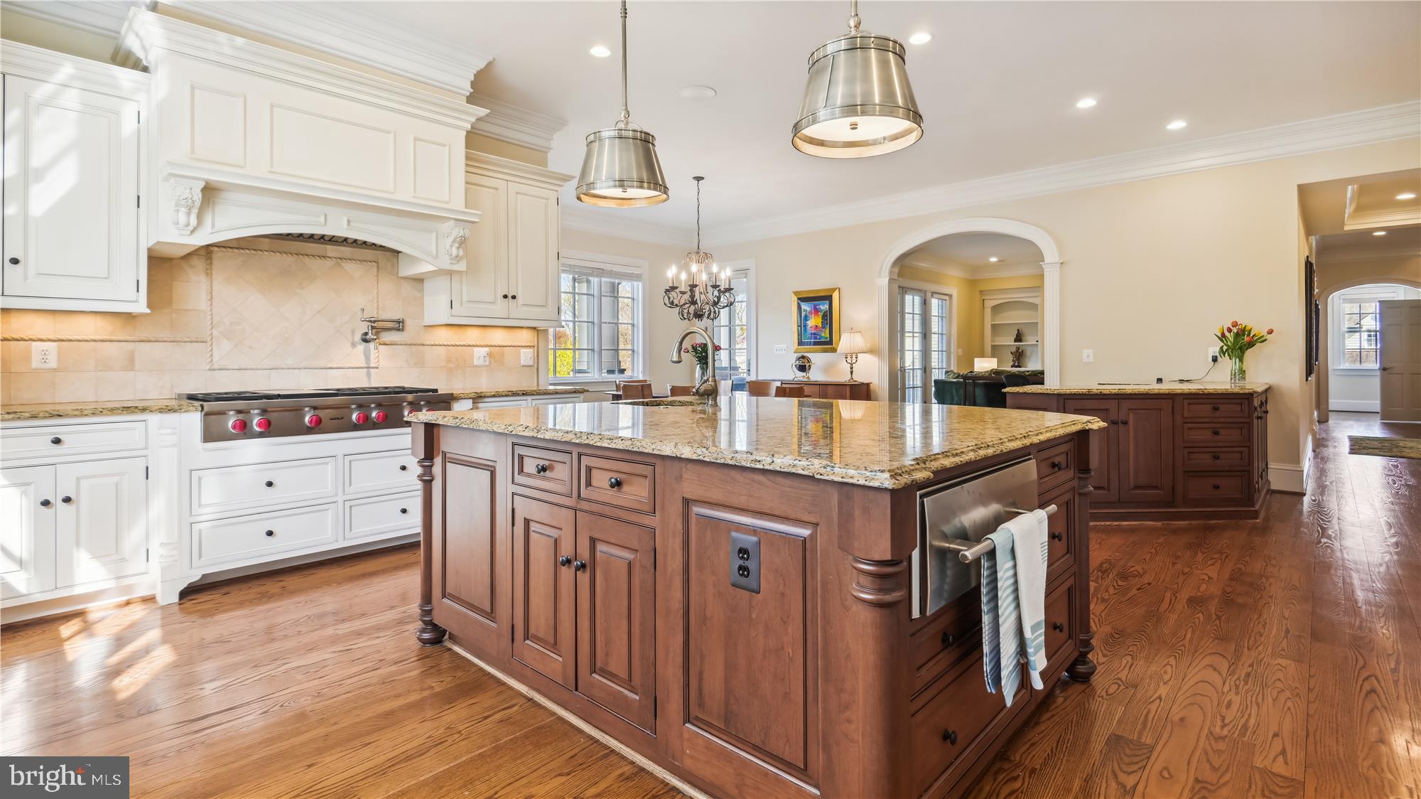 COUNTRY CLUB HILLS - Residential