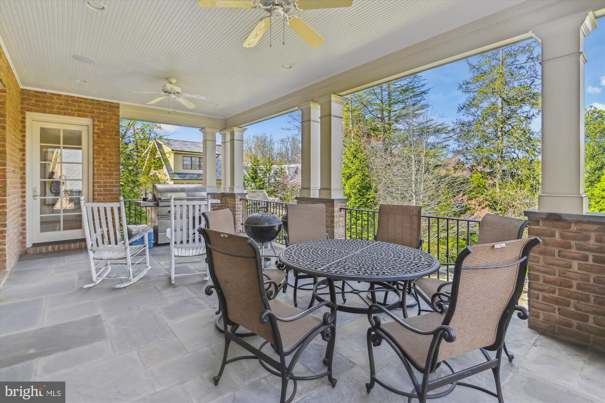 COUNTRY CLUB HILLS - Residential