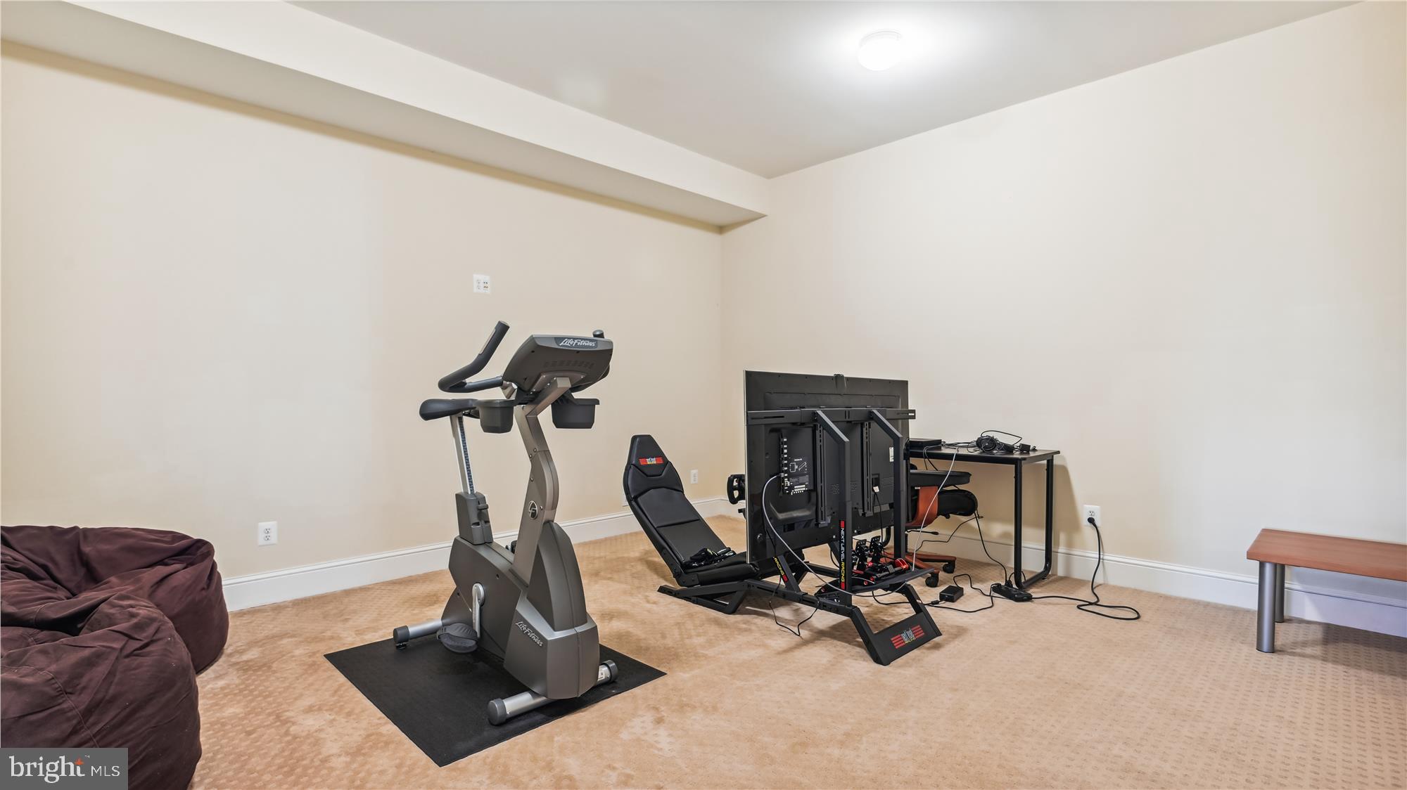 COUNTRY CLUB HILLS - Residential