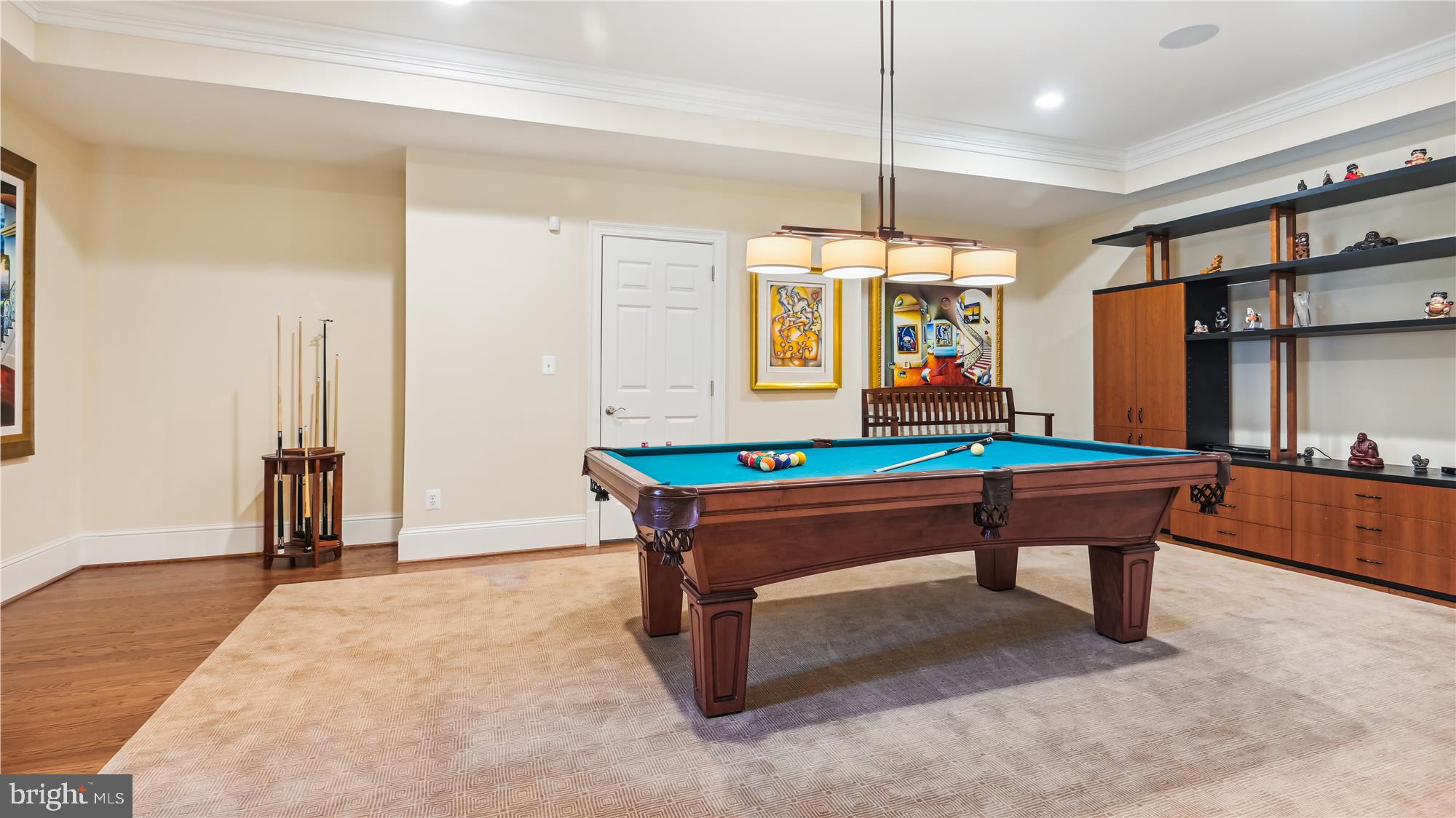 COUNTRY CLUB HILLS - Residential