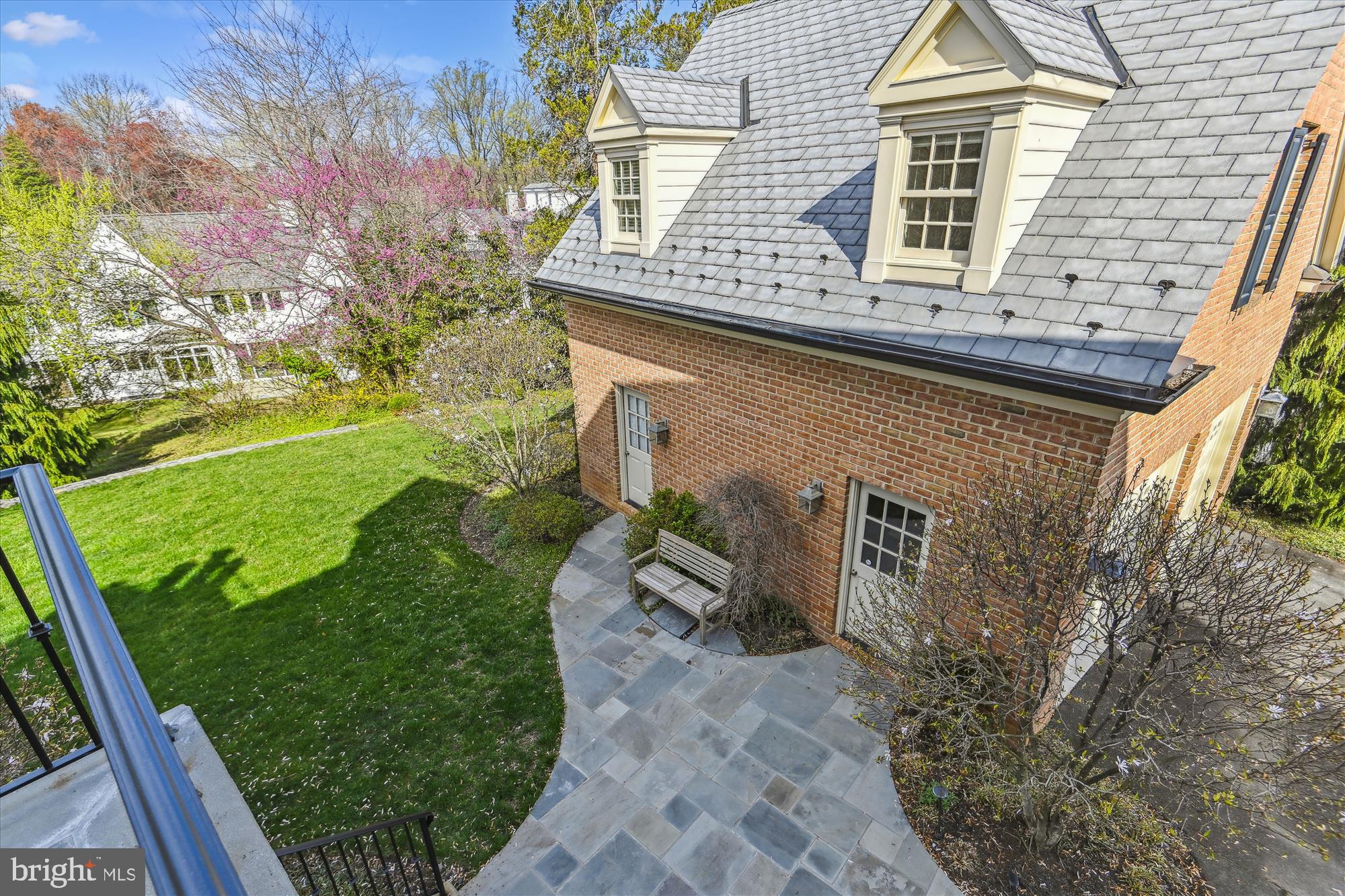 COUNTRY CLUB HILLS - Residential