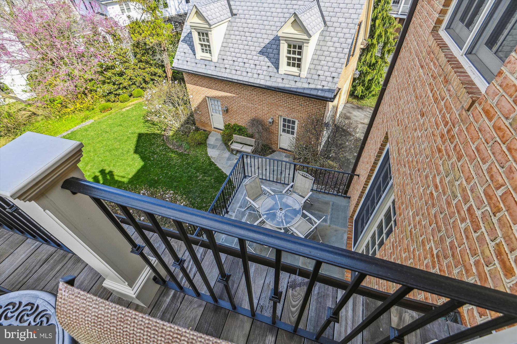 COUNTRY CLUB HILLS - Residential