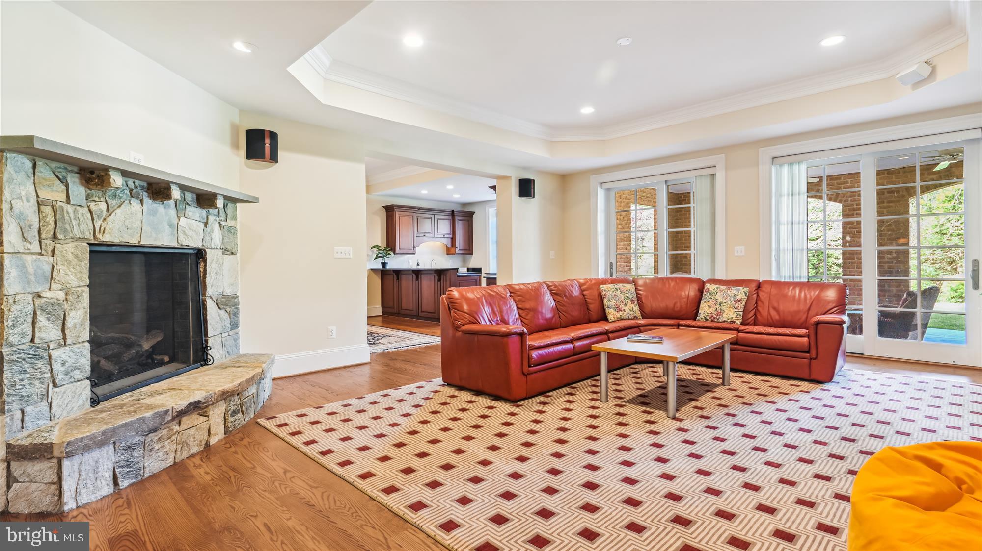 COUNTRY CLUB HILLS - Residential