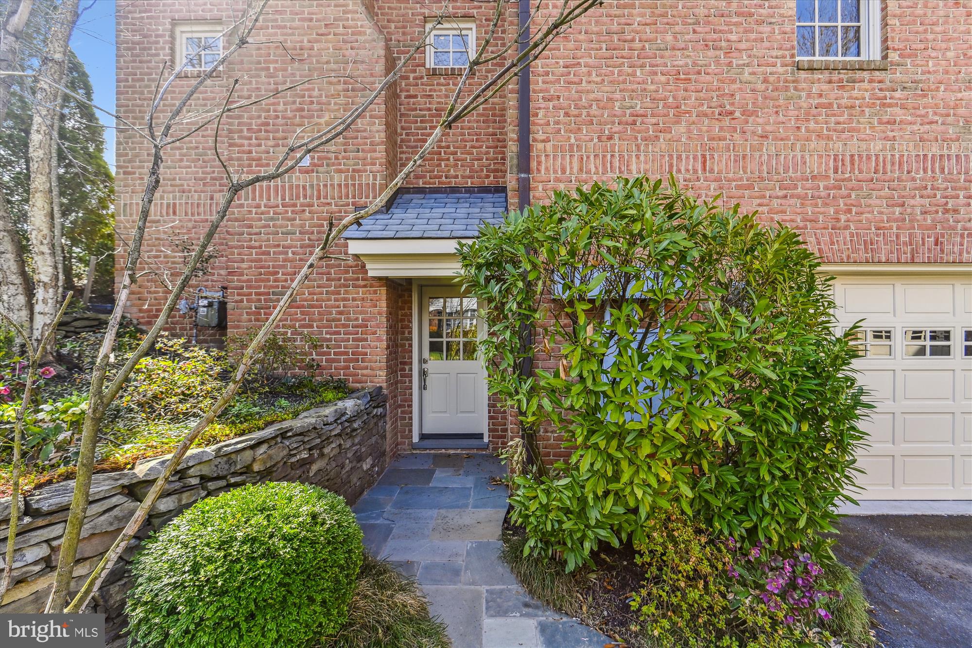 COUNTRY CLUB HILLS - Residential