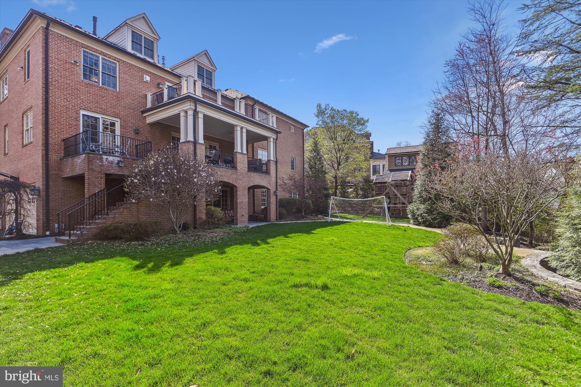 COUNTRY CLUB HILLS - Residential