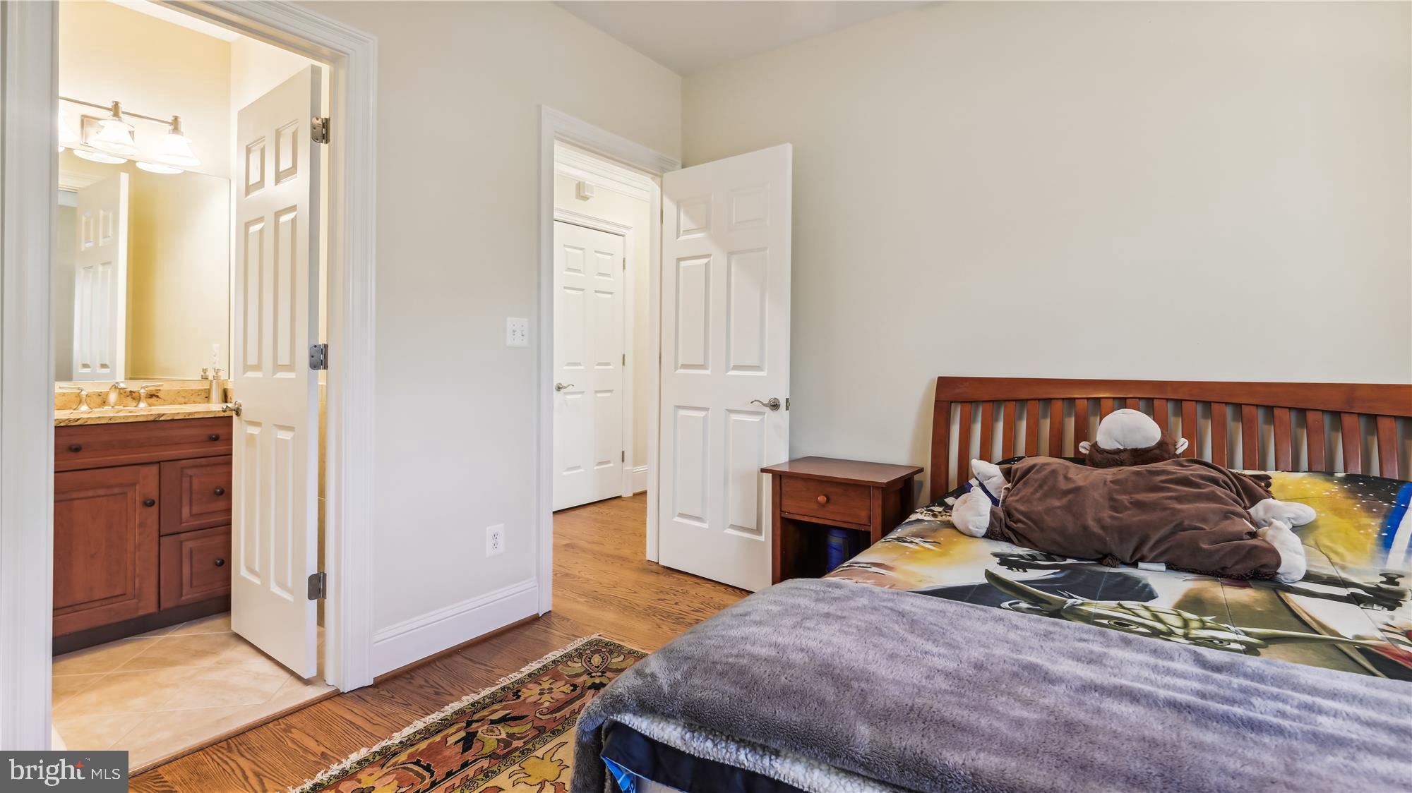 COUNTRY CLUB HILLS - Residential