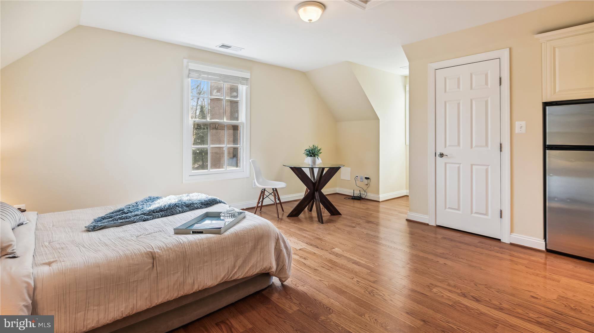 COUNTRY CLUB HILLS - Residential